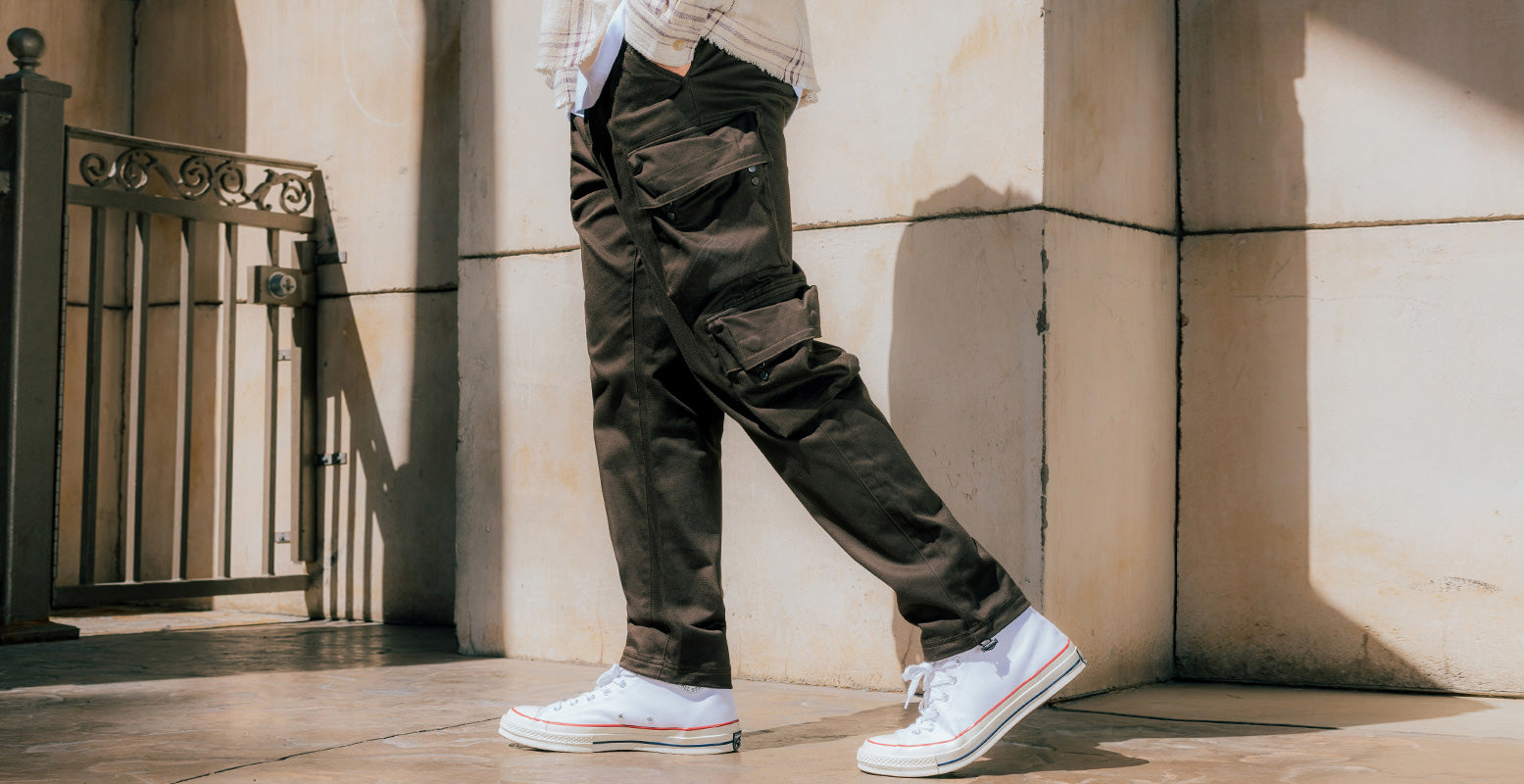 Off-White c/o Virgil Abloh Multipocket Cargo Pants in Black