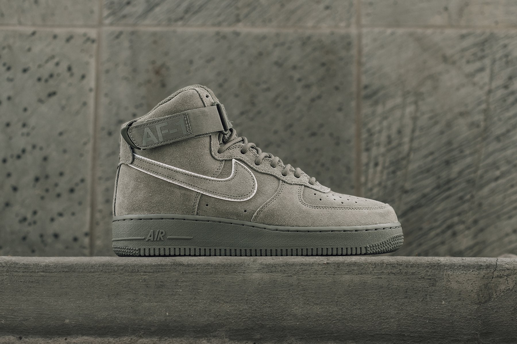 Nike Air Force 1 High '07 LV8 sneakers in stone - STONE