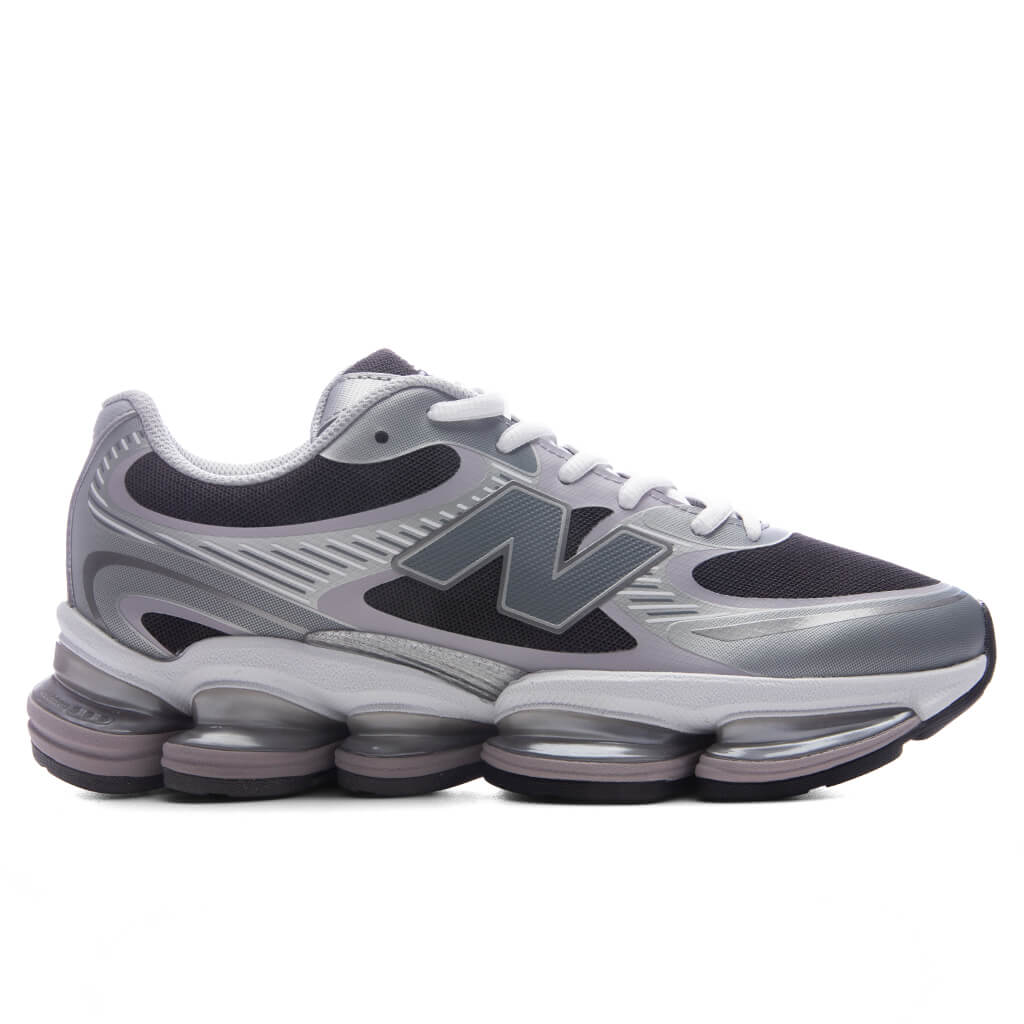 靴 New Balance 2000 \