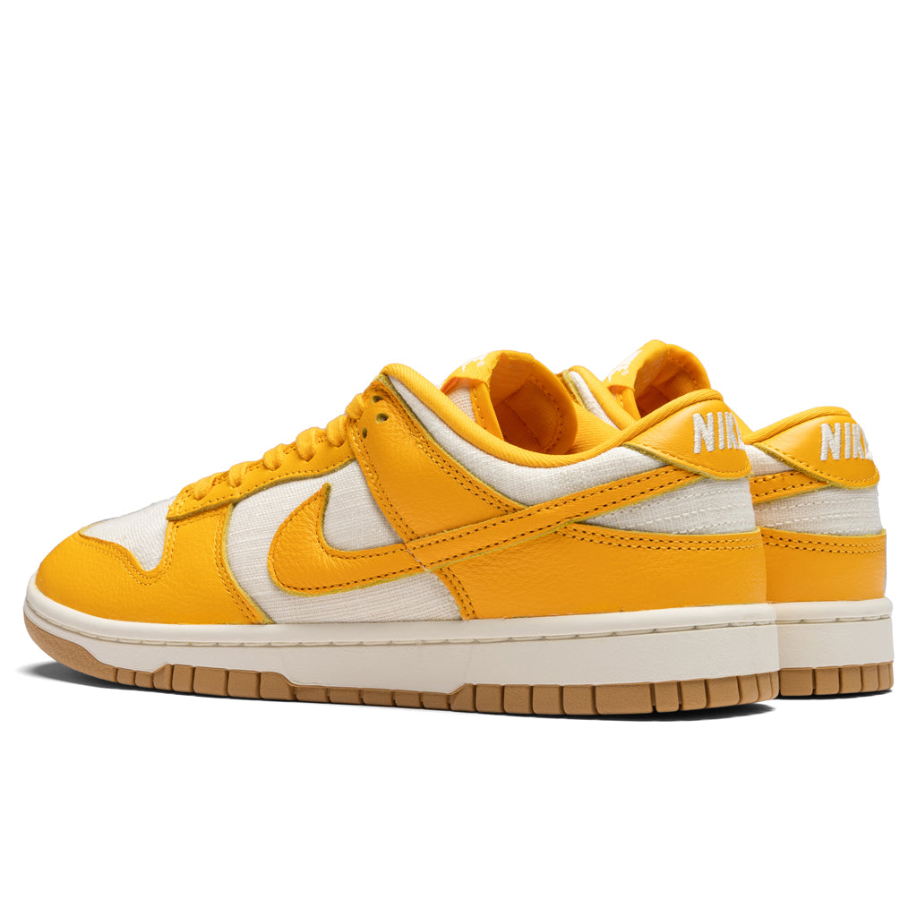 university gold dunk