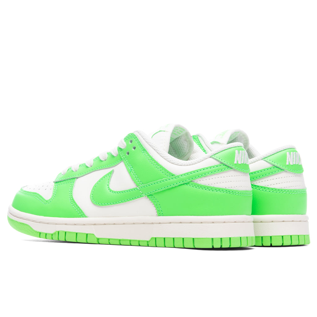 dunk low strike