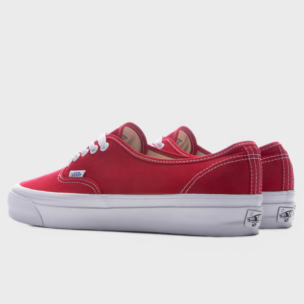 Premium LX Authentic 44 - Racing Red – Feature