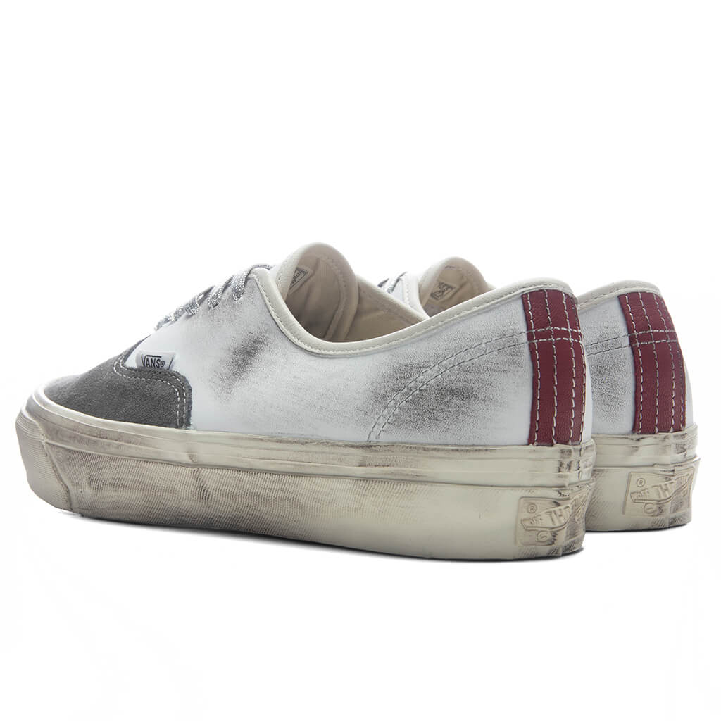 Premium LX Authentic 44 Aged - Black/White – Feature