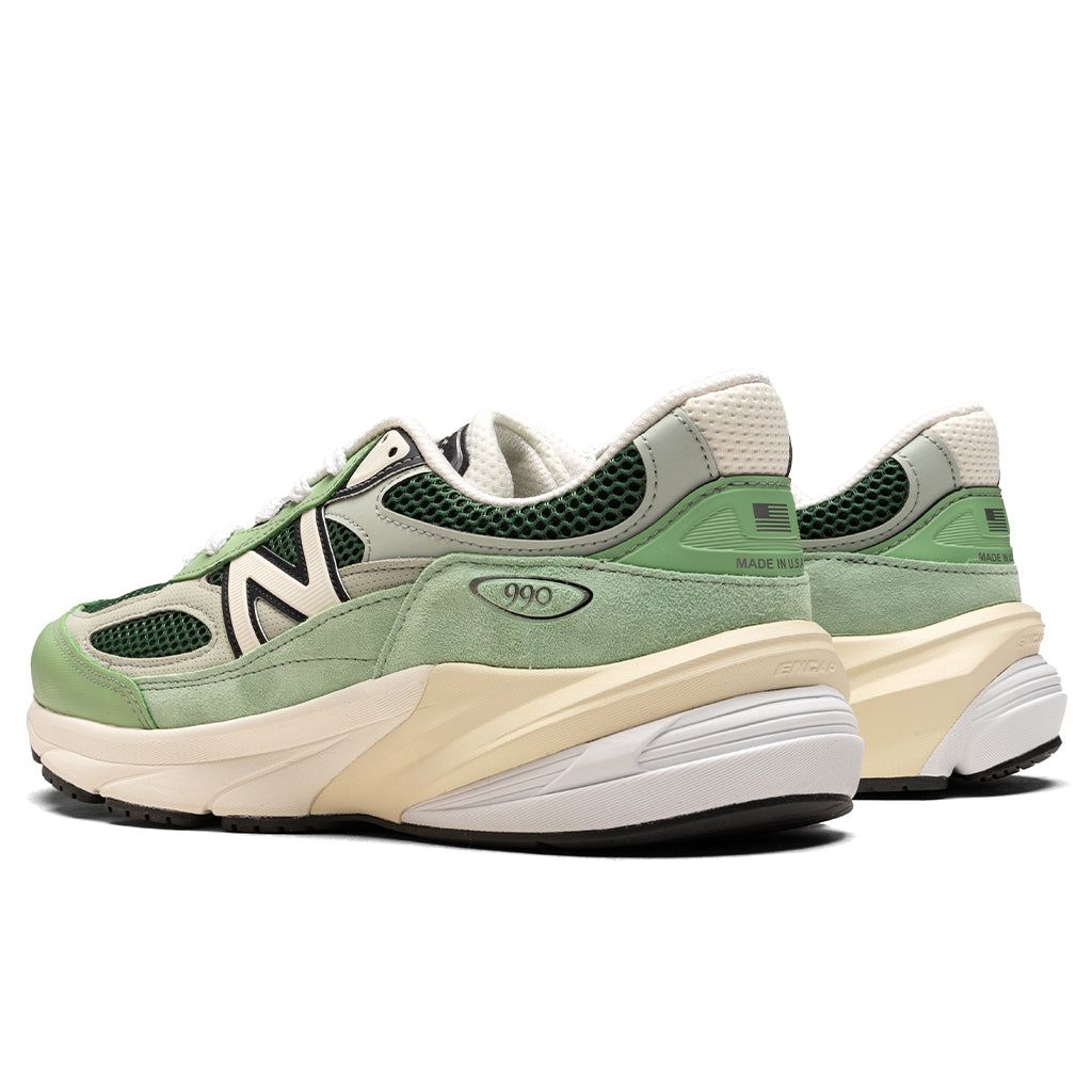 Made In USA 990v6 - Avocado/Natural Mint – Feature