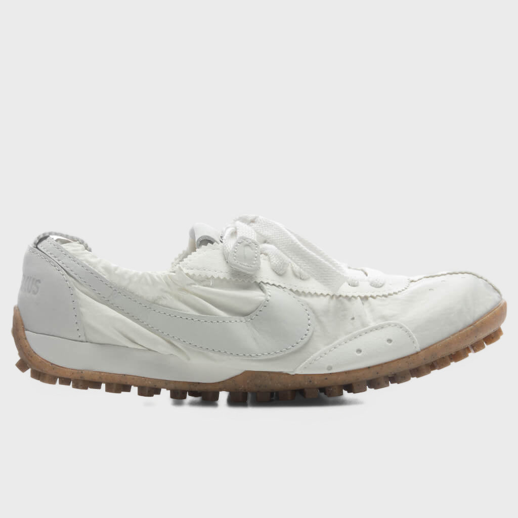 Nike x Jacquemus Women's Moon Shoe SP - Soft Pearl/Sail – Feature