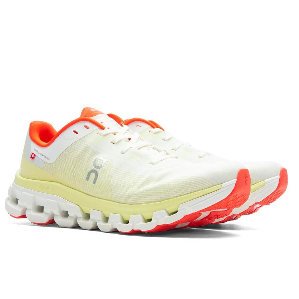 Women's Cloudflow 4 - White/Hay – Feature