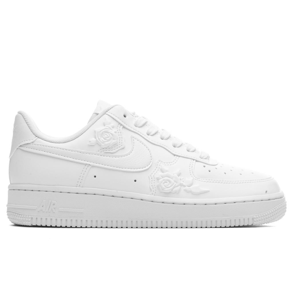 Women's Air Force '07 'White Roses' Triple White – Feature