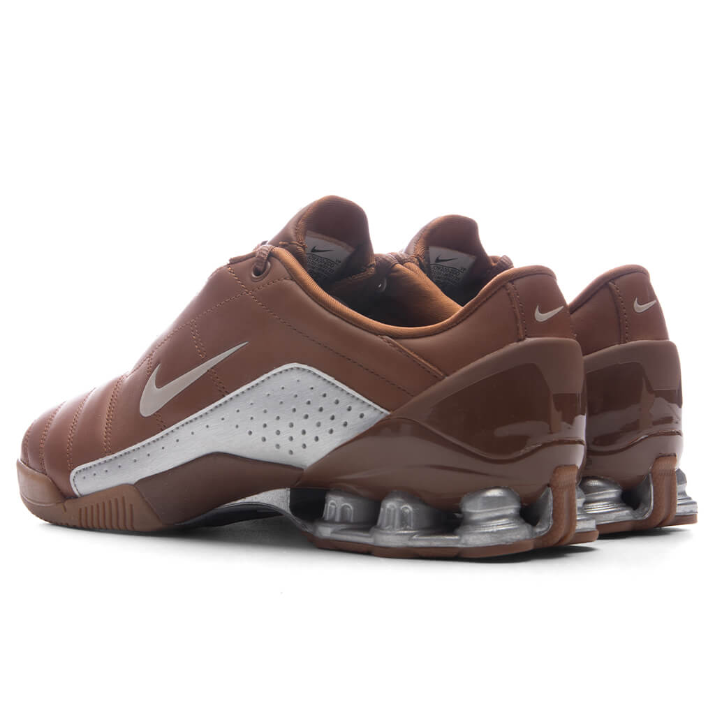 brown nike shox