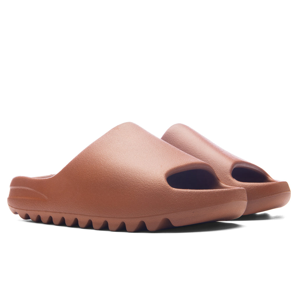 Yeezy Slide - Flax Feature Yeezy Slide - Flax Feature