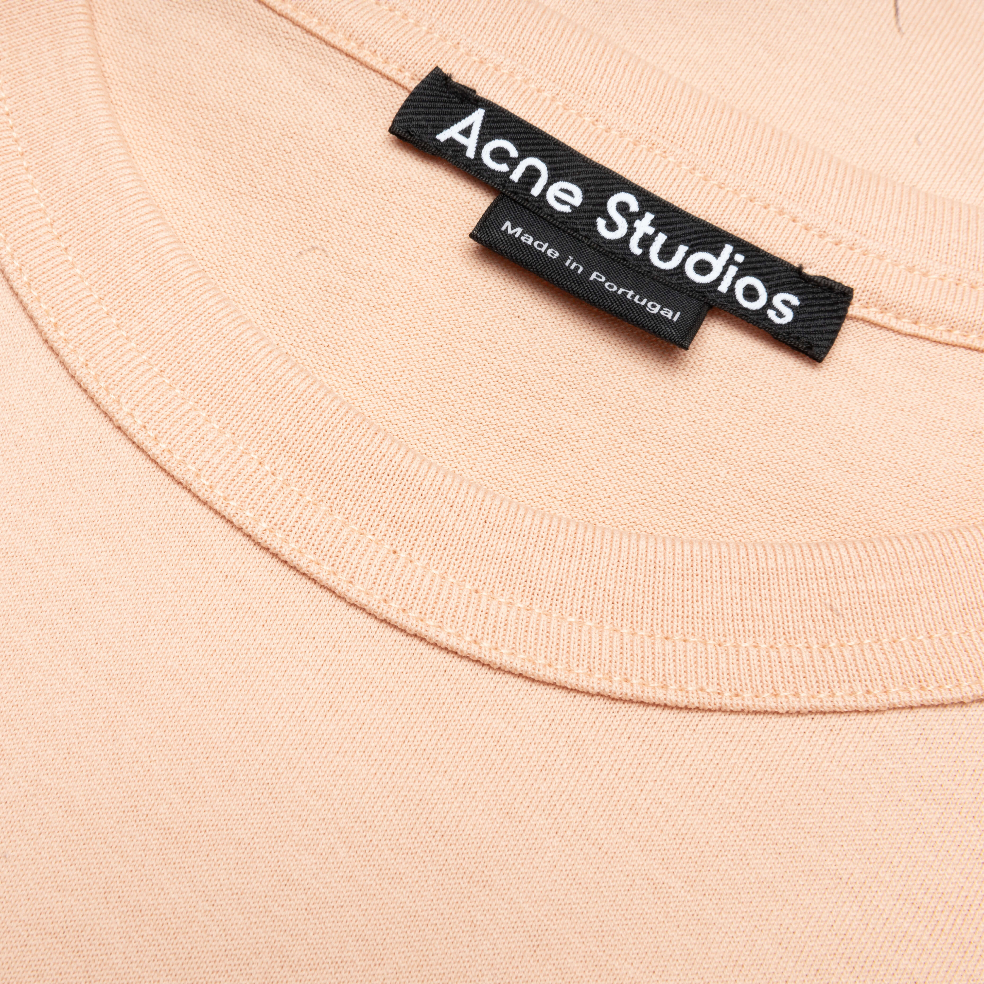 Acne studios hot sale label