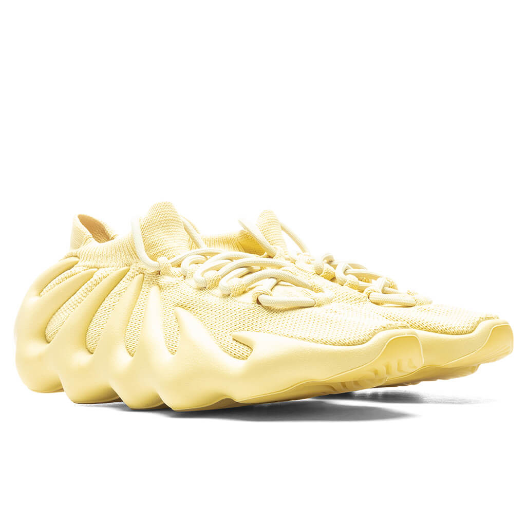 Yeezy 450 - Sulfur – Feature