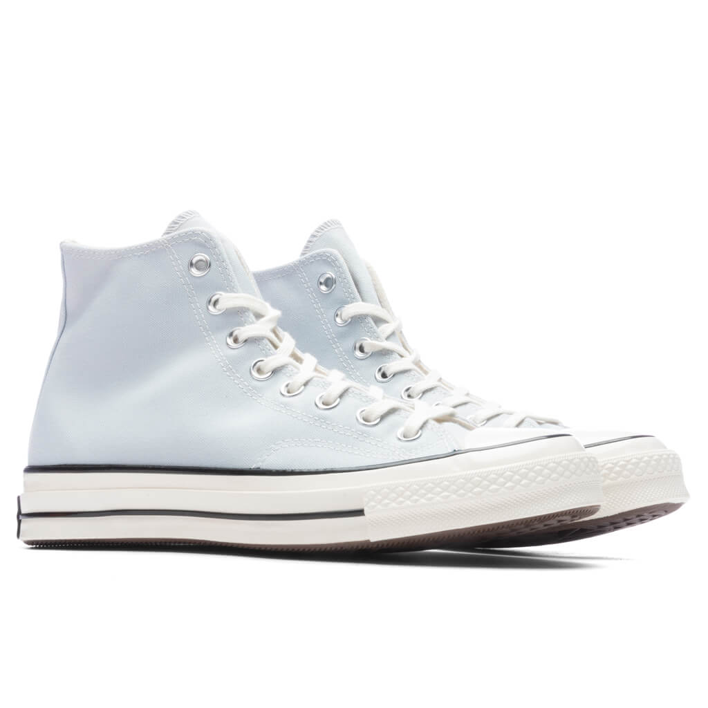 White converse clearance with black line