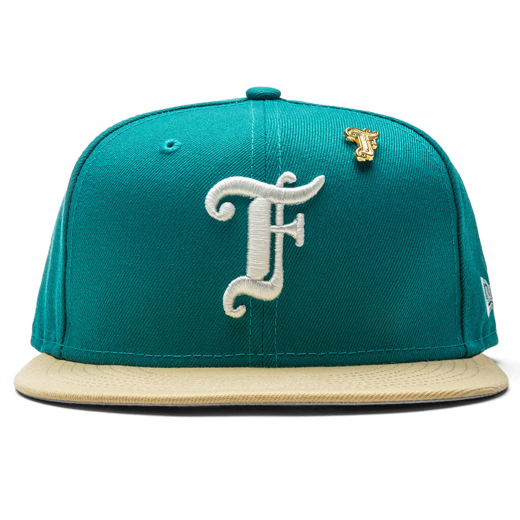 Feature New Era Old English F Snapback