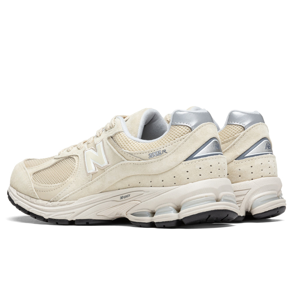 2002R Bone – Feature