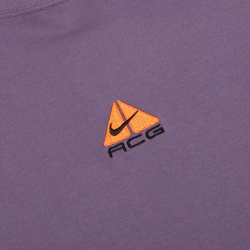 Nike acg t outlet shirt purple