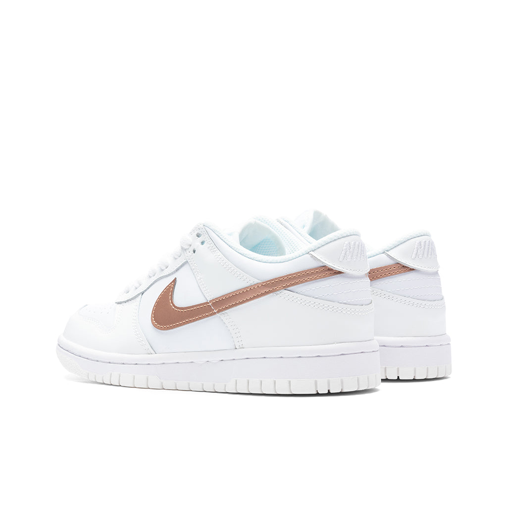 summit white dunk low