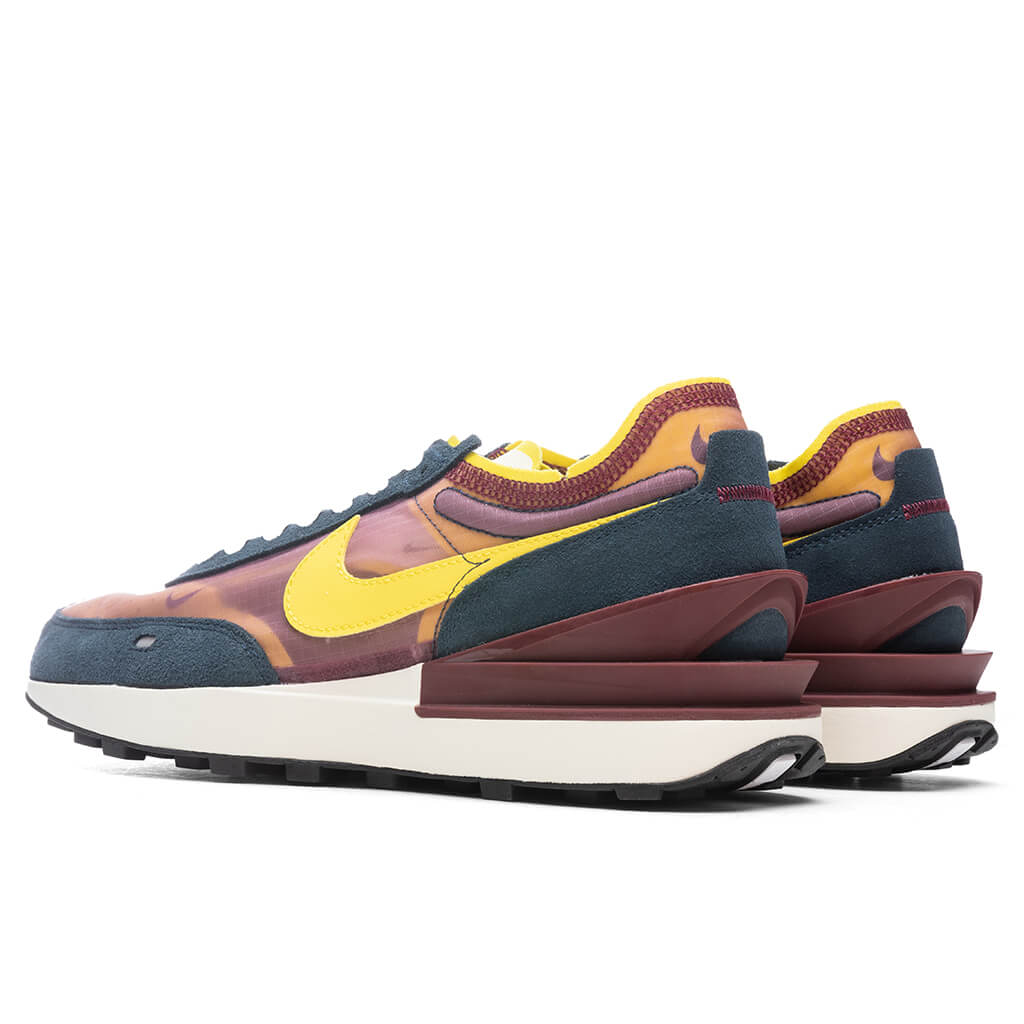 Nike waffle one se discount beetroot