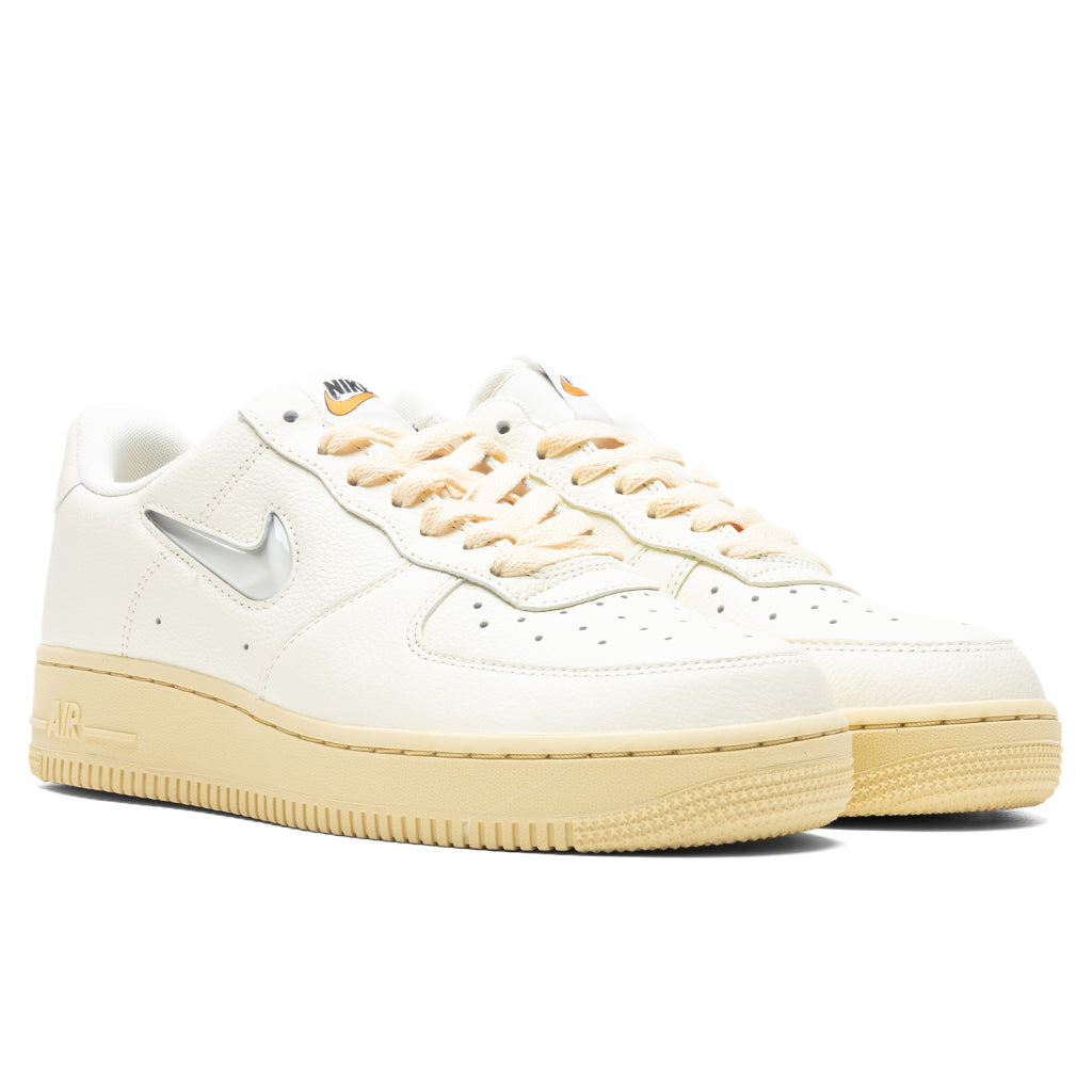 Women's Air Force '07 LX Coconut Milk/Light Bone/Lemon Wash