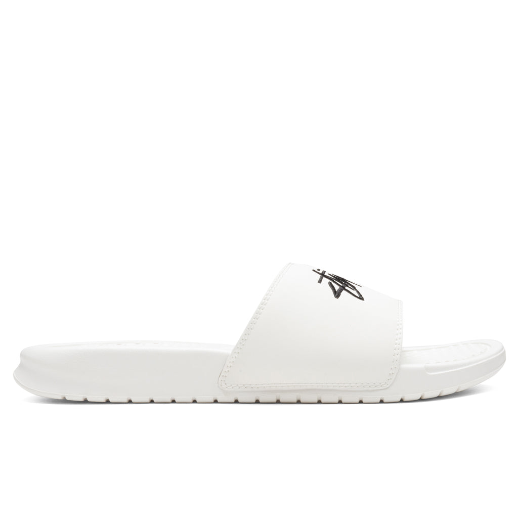 Nike x Stussy Benassi - Sail/Black â Feature