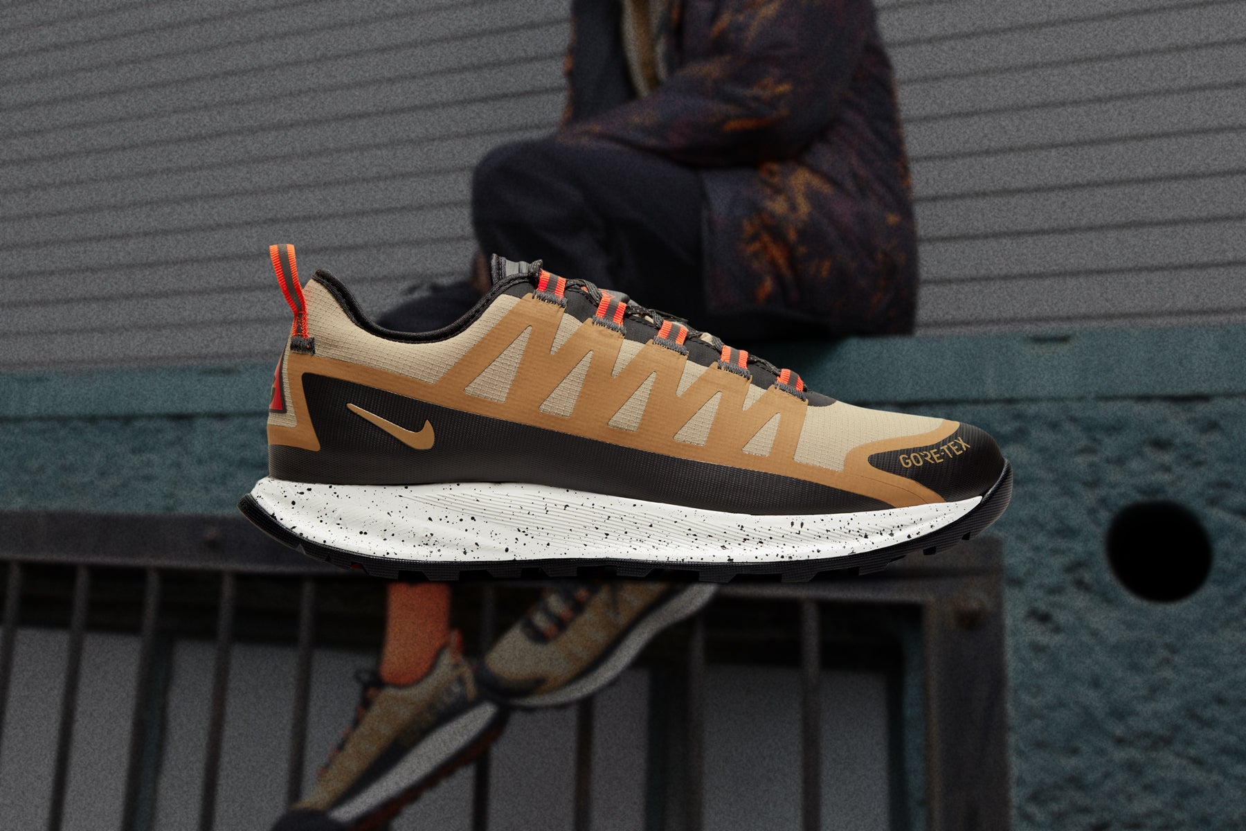 ACG Nasu Gore Tex - Khaki/Golden Beige â Feature