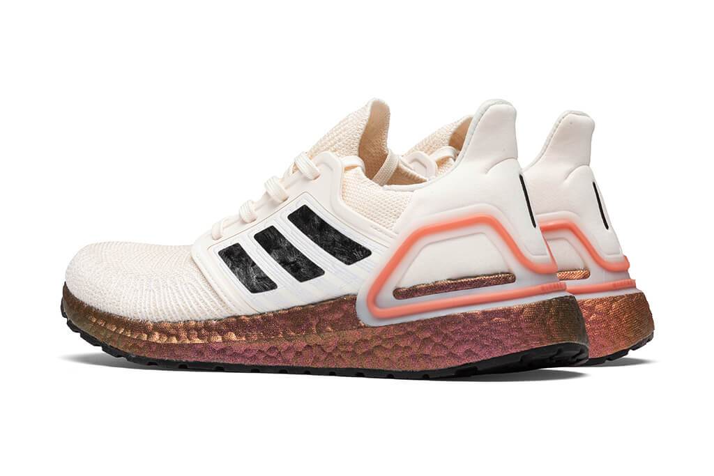 Women's Ultraboost 20 - Chalk White/Core Black Feature Women's Ultraboost 20 - Chalk White/Core Black Feature