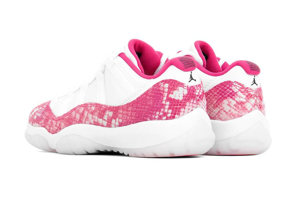 Nike wmns air jordan 11 retro 2025 low (white / watermelon - black)