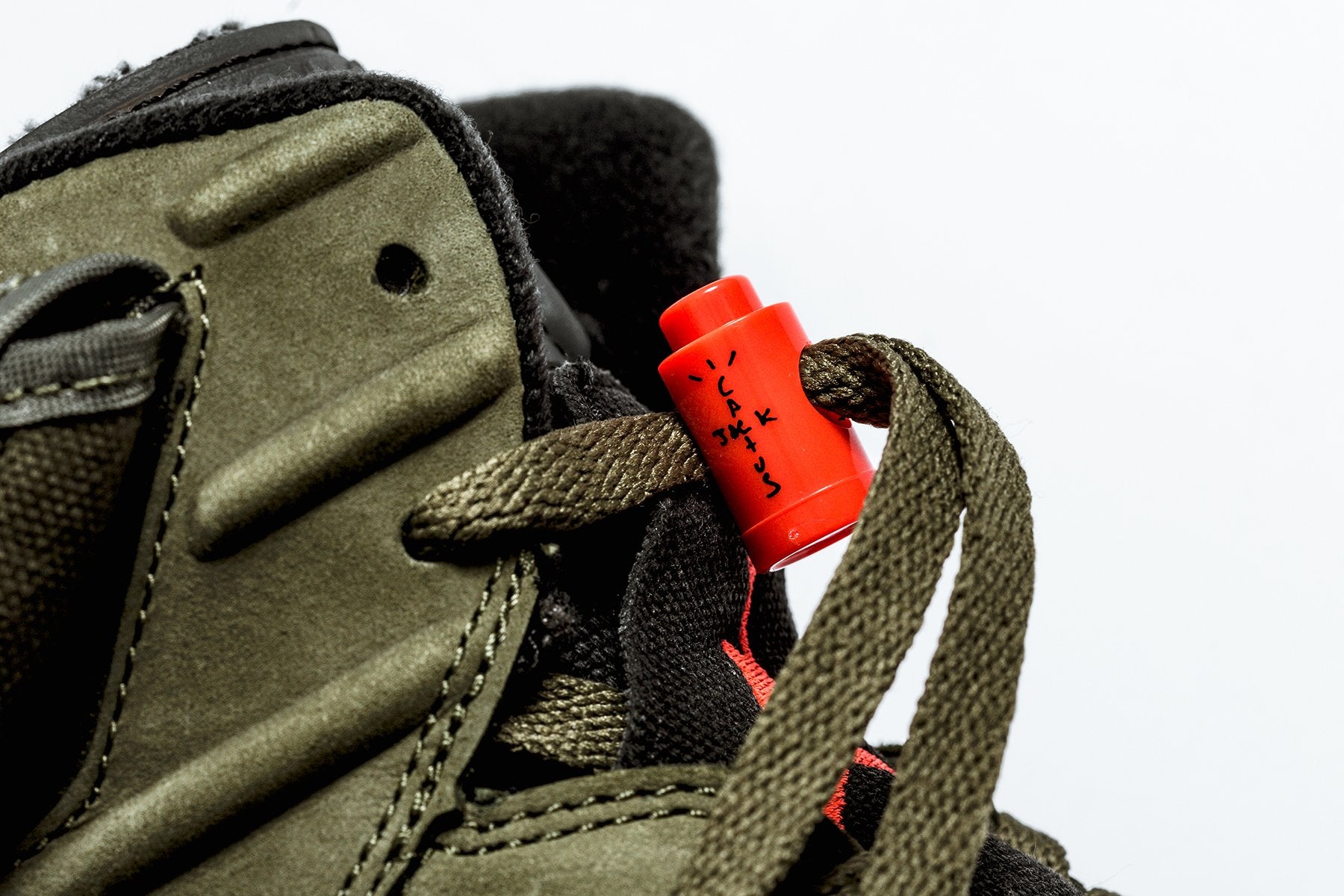 air jordan 1 mid carbon fiber footlocker