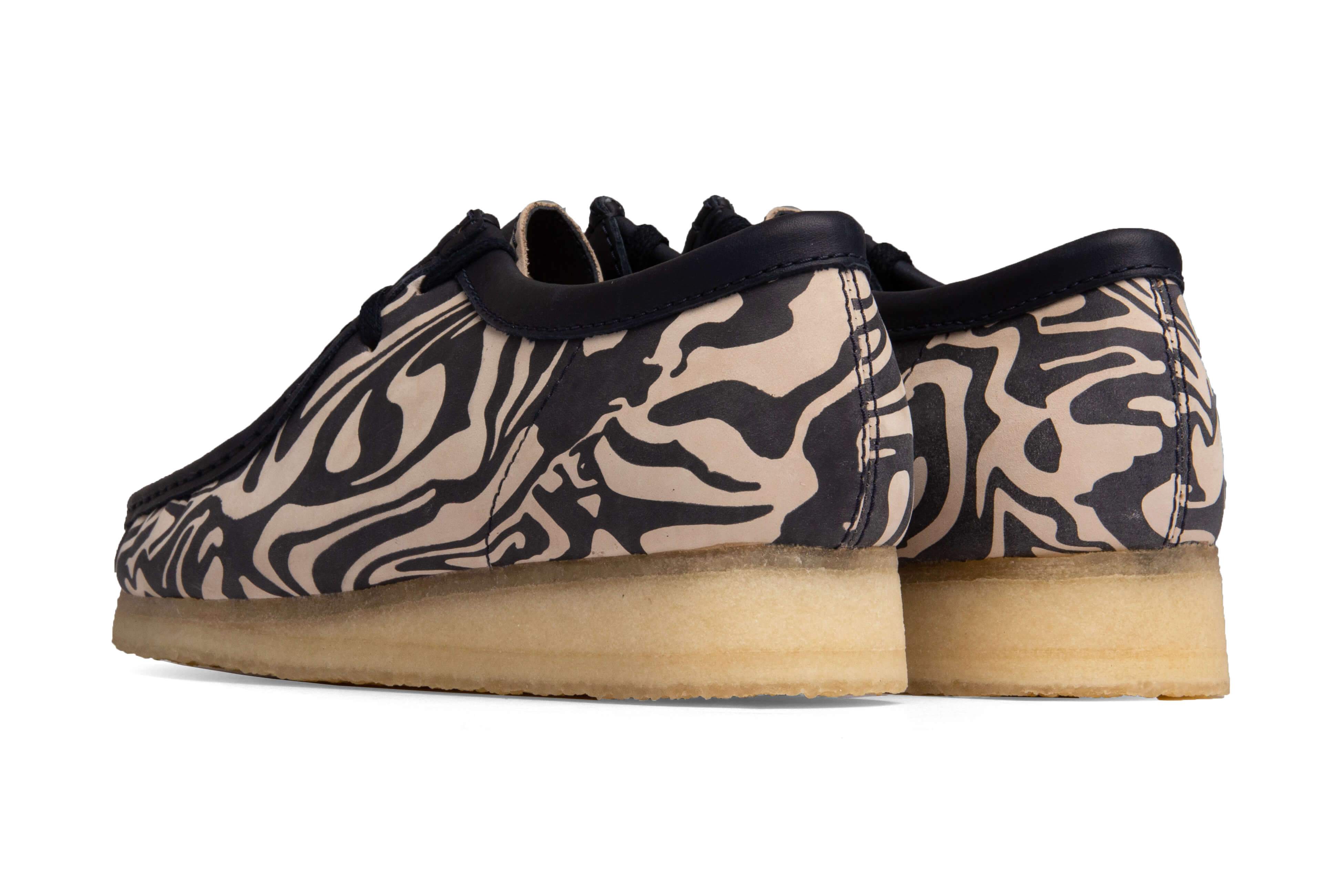 Clarks Navy and White Wu Tang Wallabees Clarks x Wutang WallabeeWW Lo - Navy/Multi – Feature main image 3