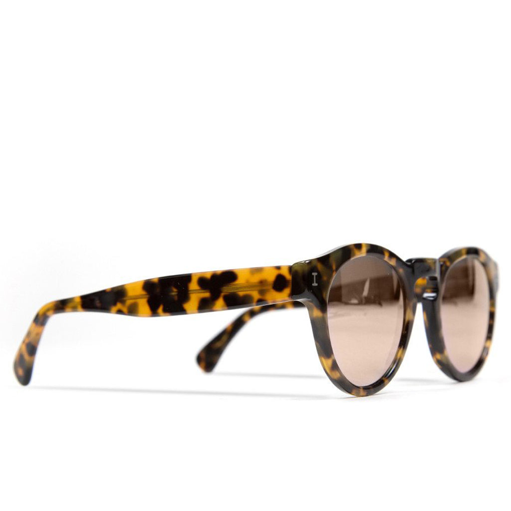 Illesteva Leonard Mirrored Sunglasses Feature 