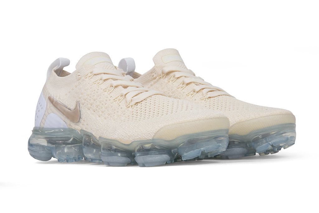 Women's Air VaporMax Flyknit 2 - Light Cream/MLTC Gold Star/White â Feature