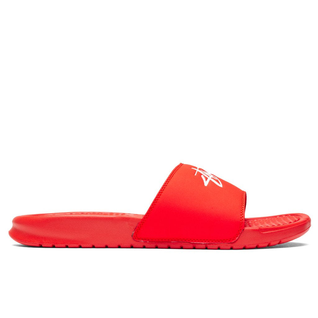 Nike x Stussy Benassi - Habanero Red â Feature