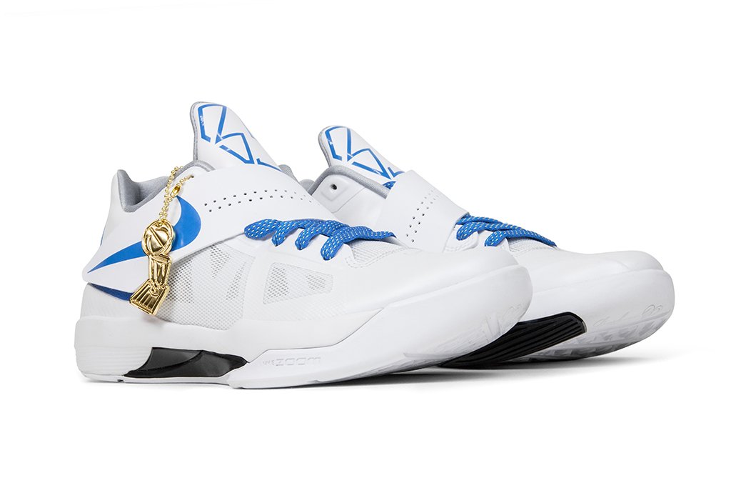 artikel Alice extract Zoom KD IV CT16 QS 'Battle Tested' - White/Photo Blue – Feature
