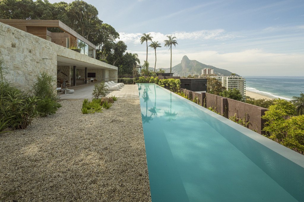 Feature'd Architecture: AL House by Studio Arthur Casas