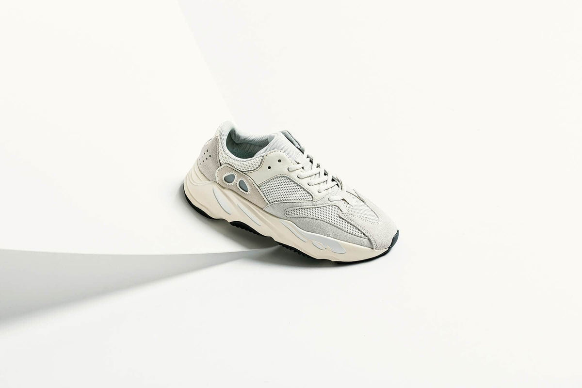 adidas gazelle silver green womens Adidas YEEZY Boost 700 V2 "Mauve" sneakers, 40.5 - BOPF