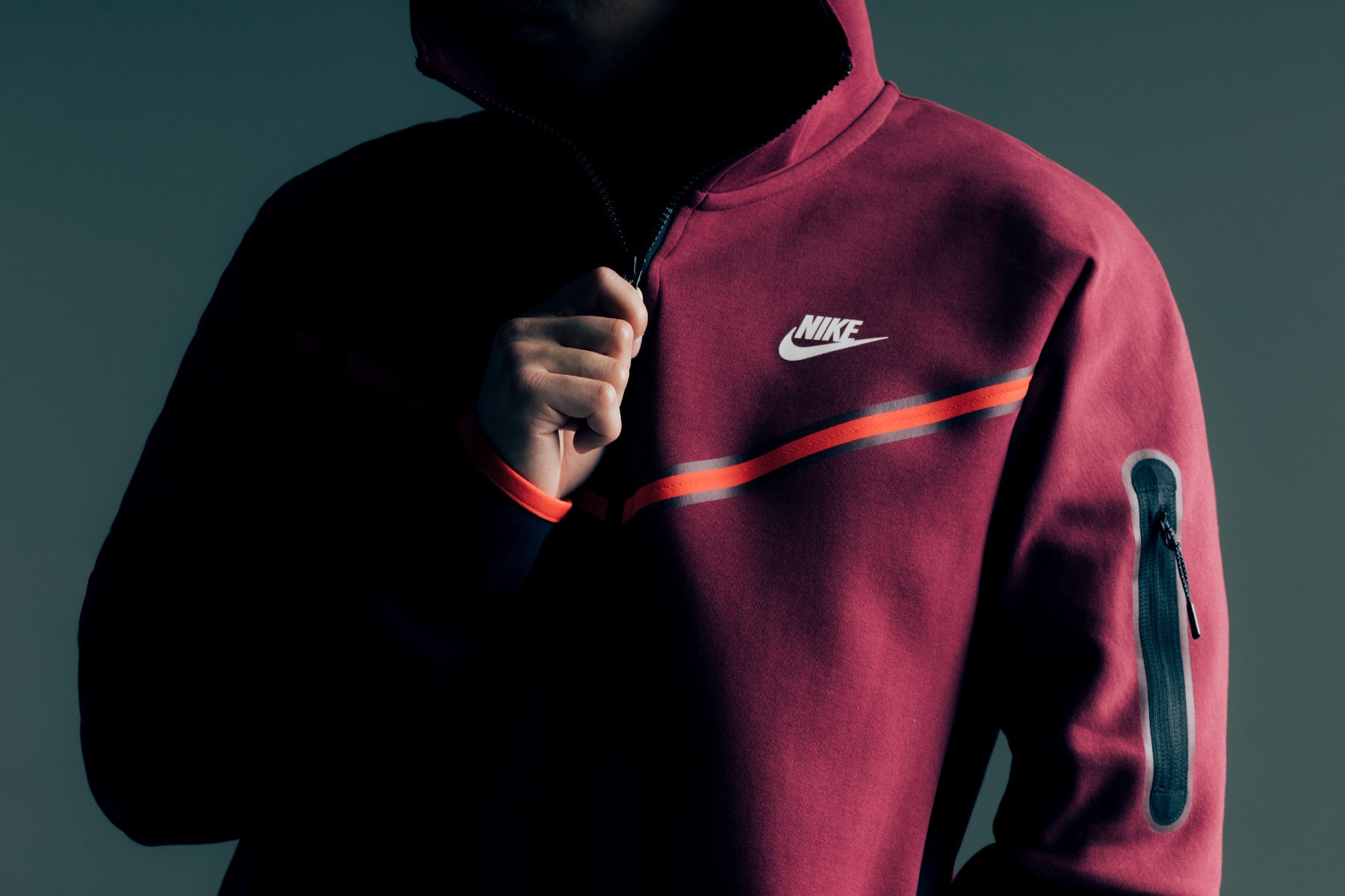 Nike Tech Fleece Apparel Essentials – Feature