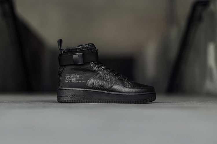 Nike_SF_Air_Force_1_Mid_-  display picture 3