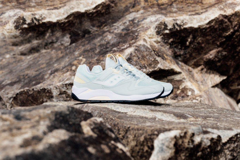 Saucony Grid 9000 In Light Grey Available Now