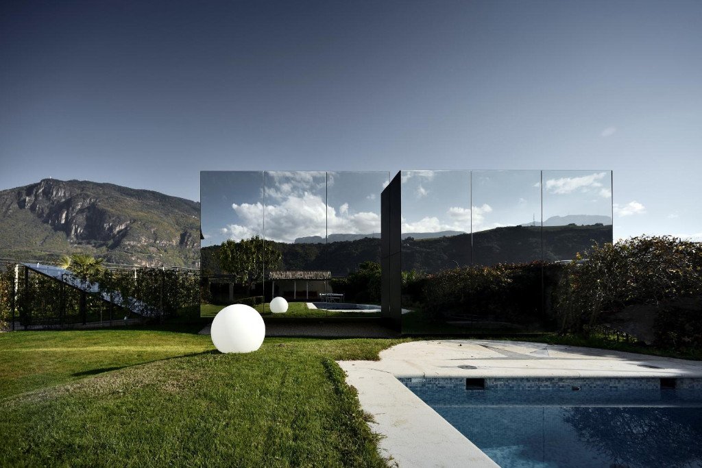 Feature'd Architecture: 'Mirror Houses' by Peter Pichlerr