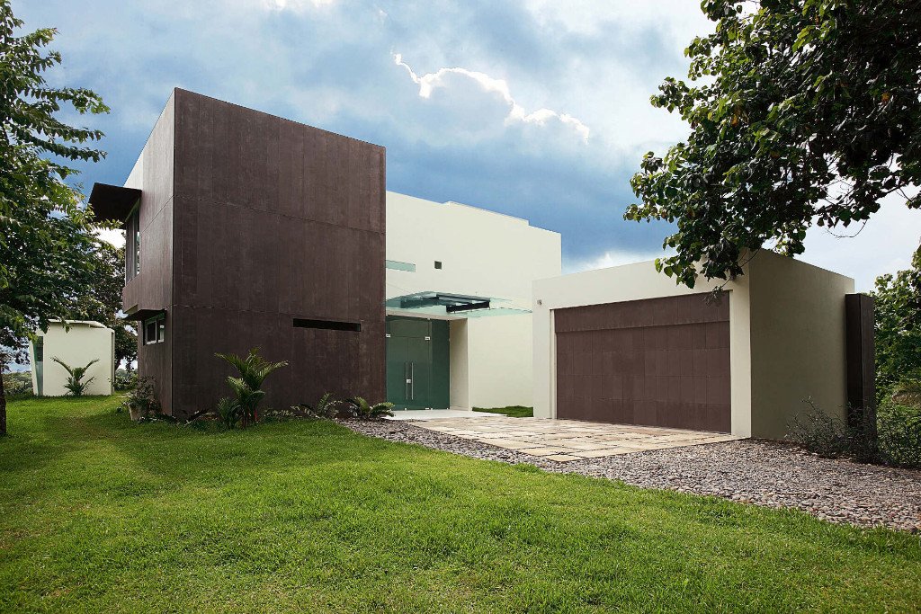 Feature'd Architecture: 'Triangulo House' by Ecostudio Architects