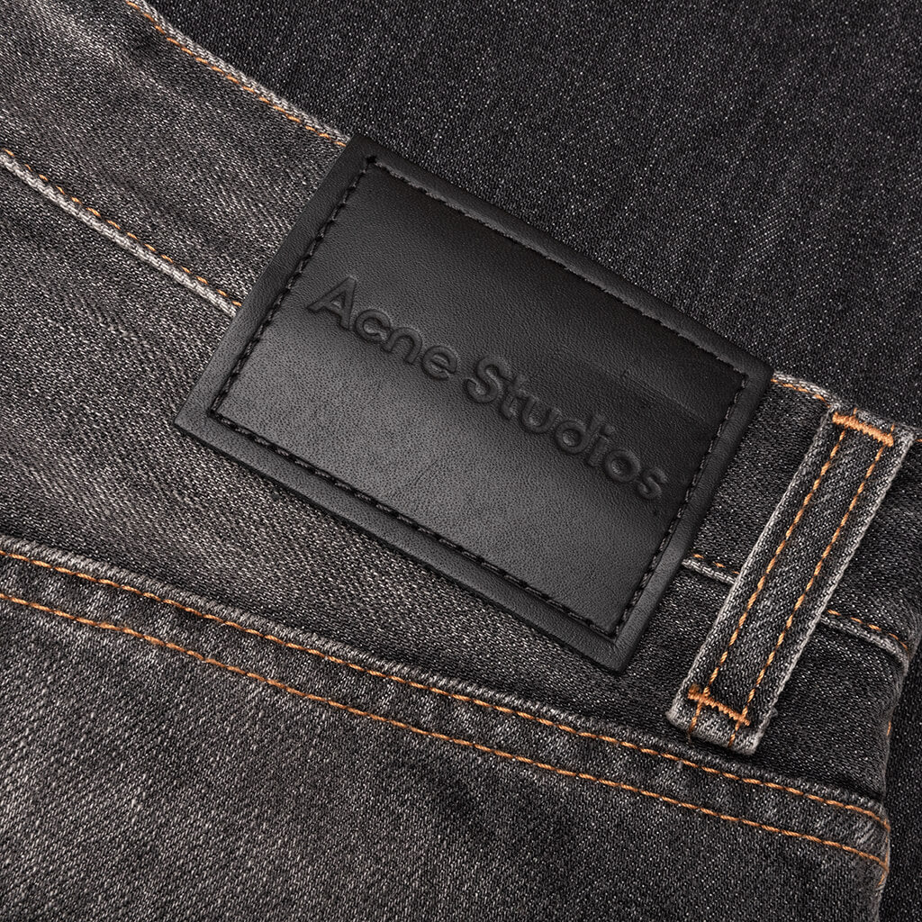 2023 Black Trafalgar Loose Fit Jeans - Black – Feature