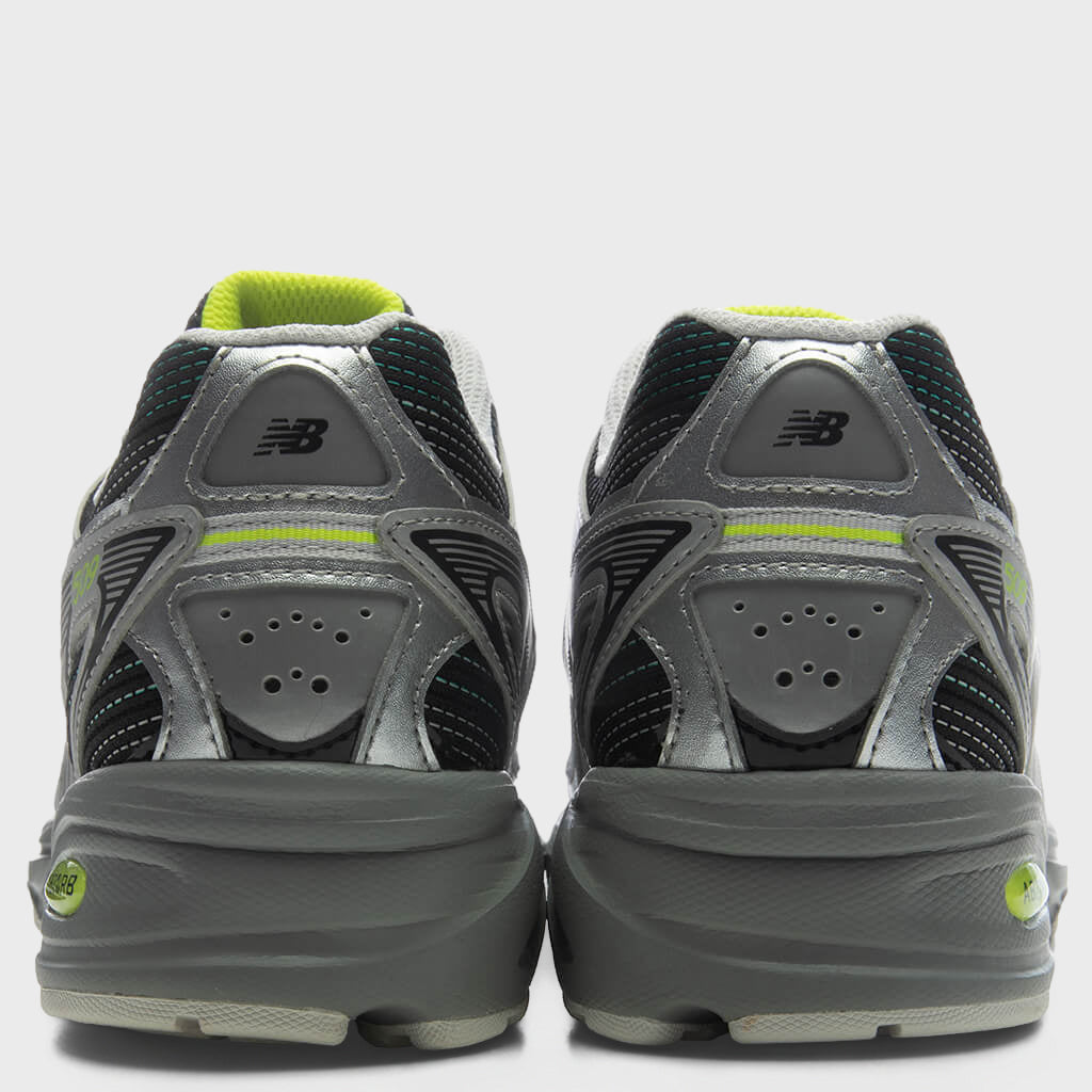 509 - Silver Metallic/Deep End – Feature