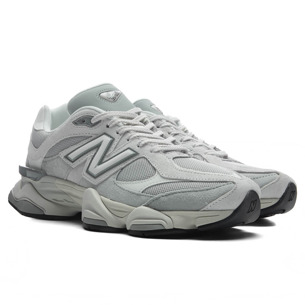 9060 - Lone Star Grey/Reflection – Feature