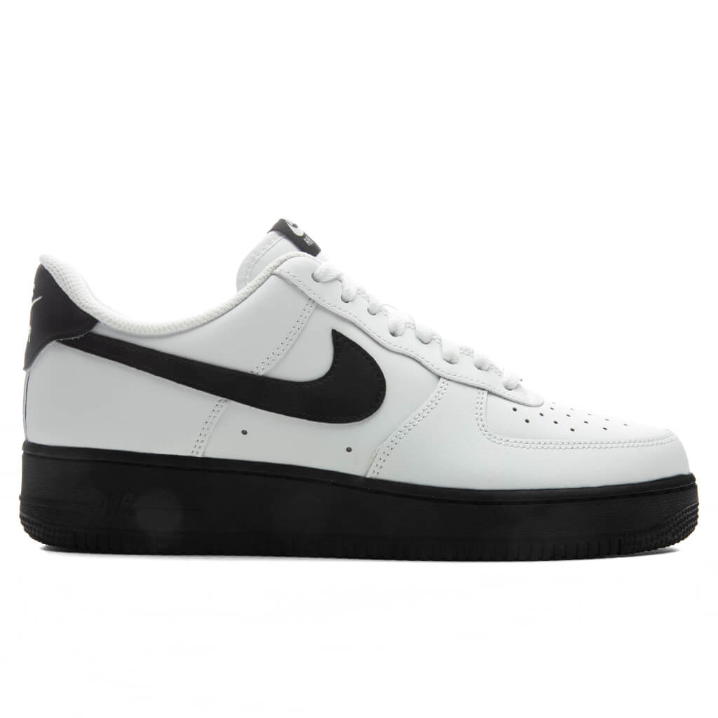 NIKE AIR FORCE 1 '07 ホワイト/ブラック 26cm Air Force 1 '07 - White/Black – Feature
