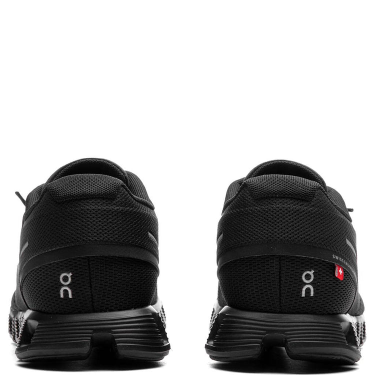 Cloud 5 All Black Feature