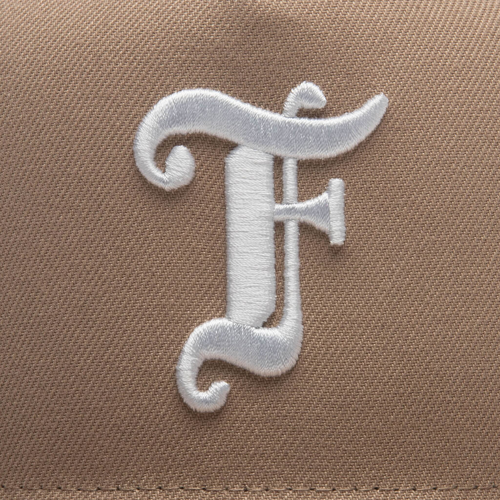 9FIFTY Curved A-Frame Old English F Snapback - Camel