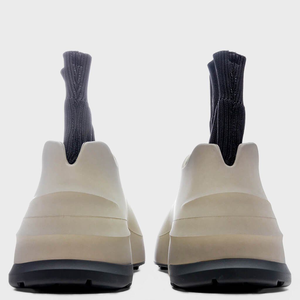 Monumental Mallow Hybrid - Cream/Black – Feature