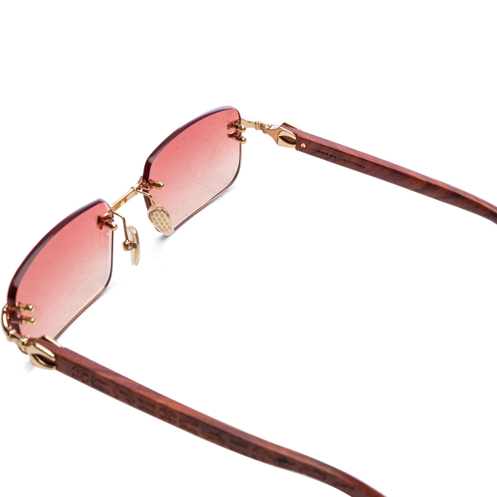 Hydra - Red Tint – Feature