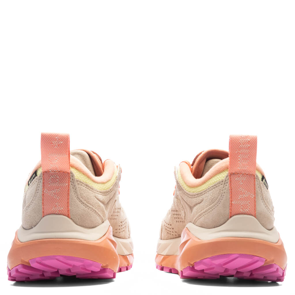 靴 HOKA ONE ONE KAHA LOW GTX MENTAL HEALTH Kaha Low GTX Mental Health - Shifting Sand/Sun Baked – Feature