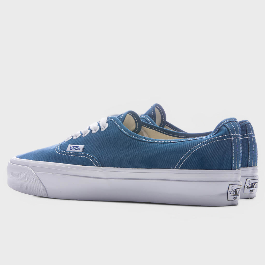 Premium LX Authentic 44 - Navy – Feature