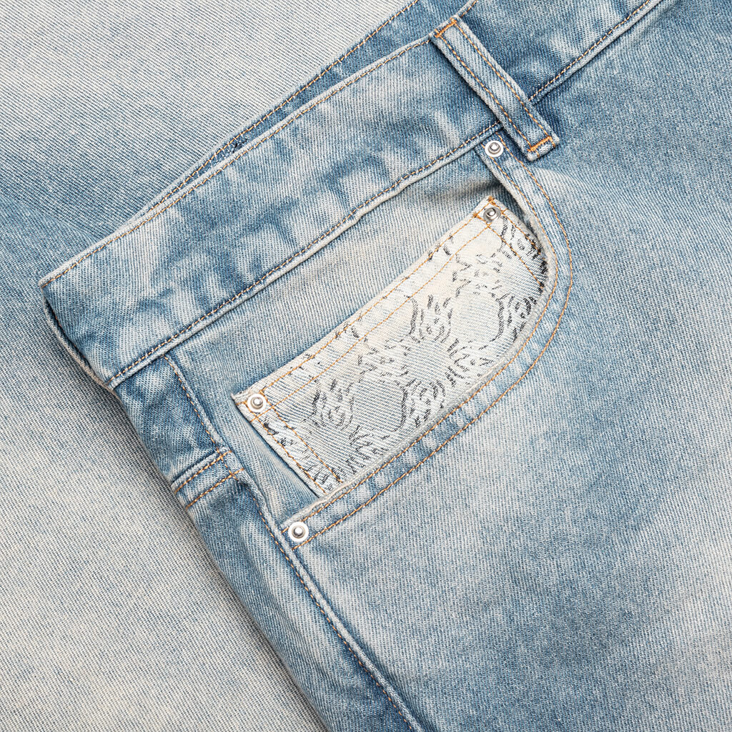 Ma Quad Cuff Straight Jean -Antique Indigo – Feature